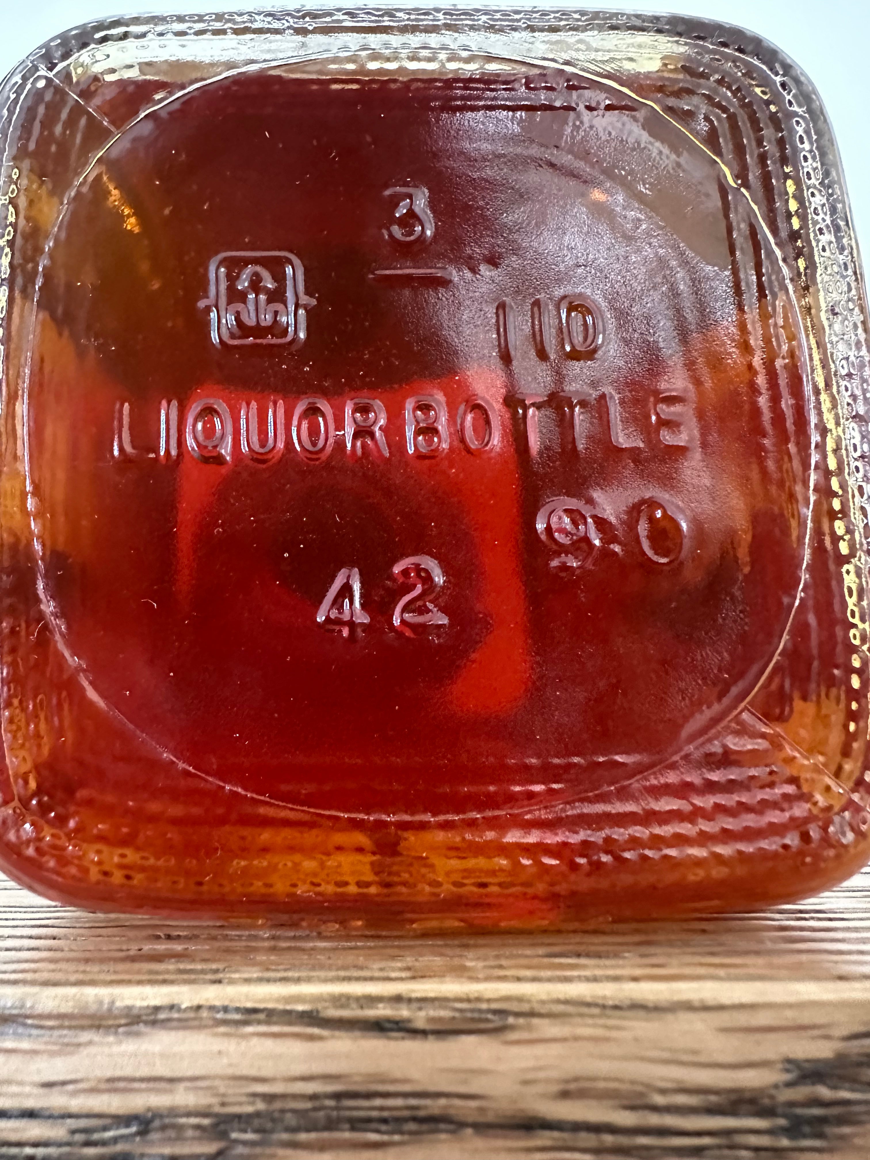 1990 Evan Williams Heaven Hill 8 Year Old Kentucky Straight Bourbon Whiskey 750ml
