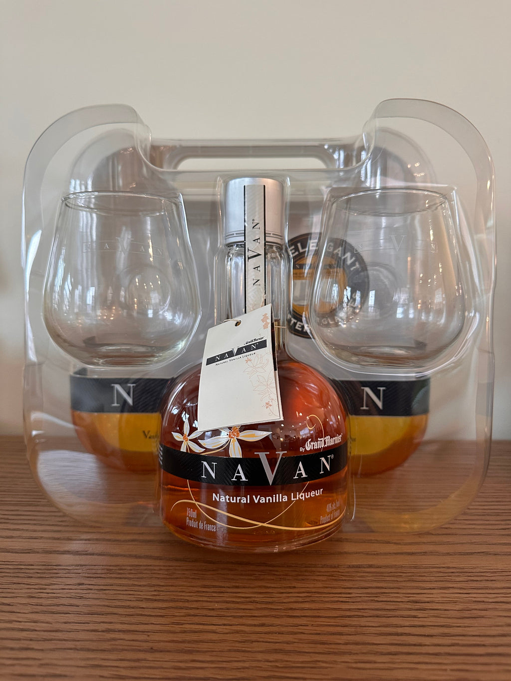 Grand Marnier Navan Natural Vanilla Liqueur 750ml Gift Set w/ Snifter Glasses