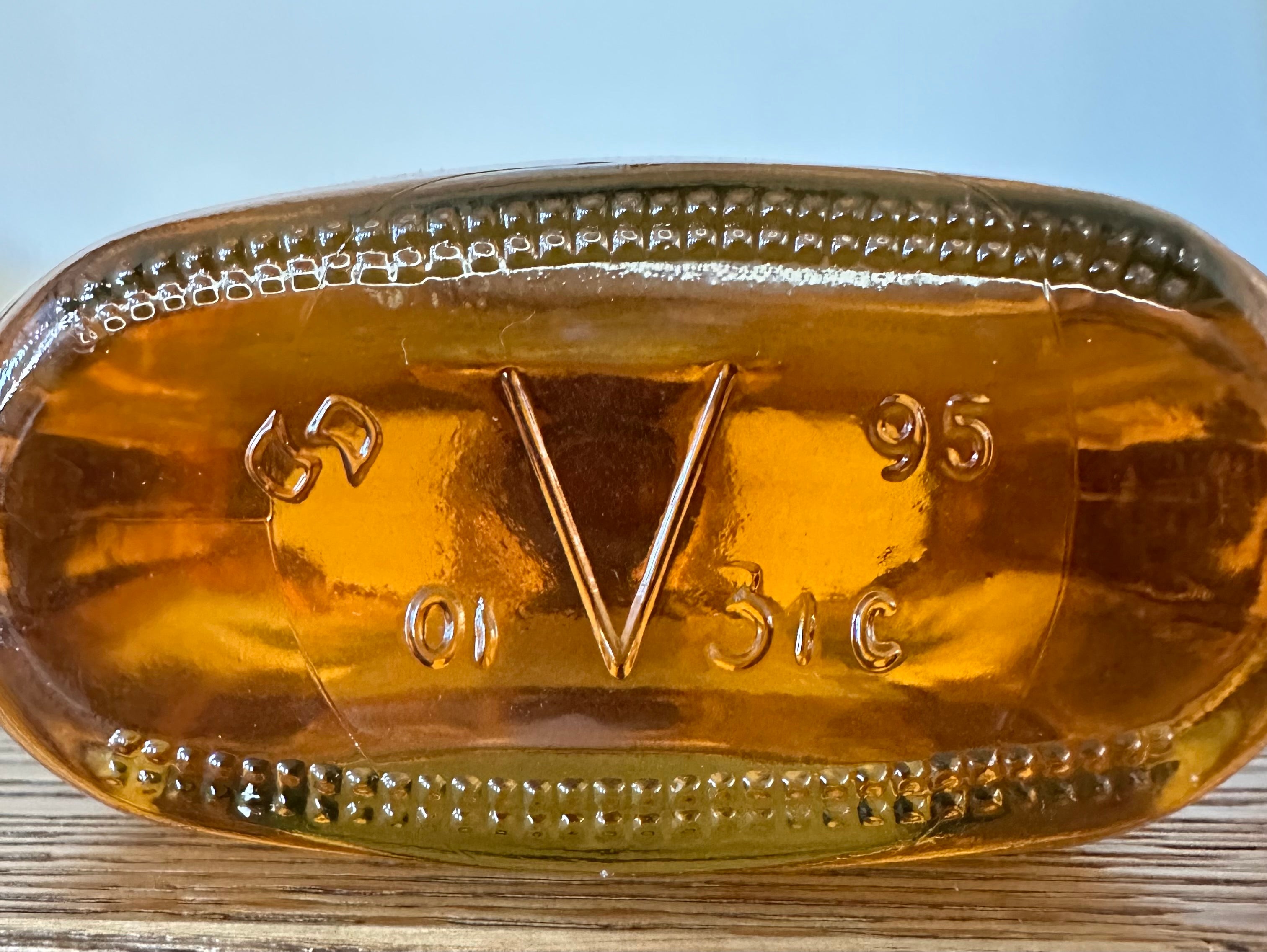 1995 VAT 69 Gold Scotch Whiskey 375ml